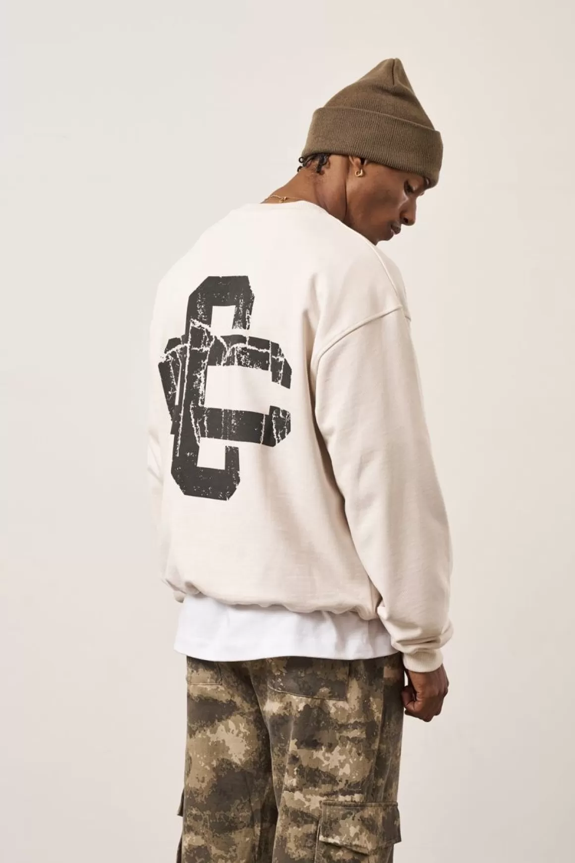 The Couture Club Sweatshirts>Cracked Emblem Sweatshirt Offwhite