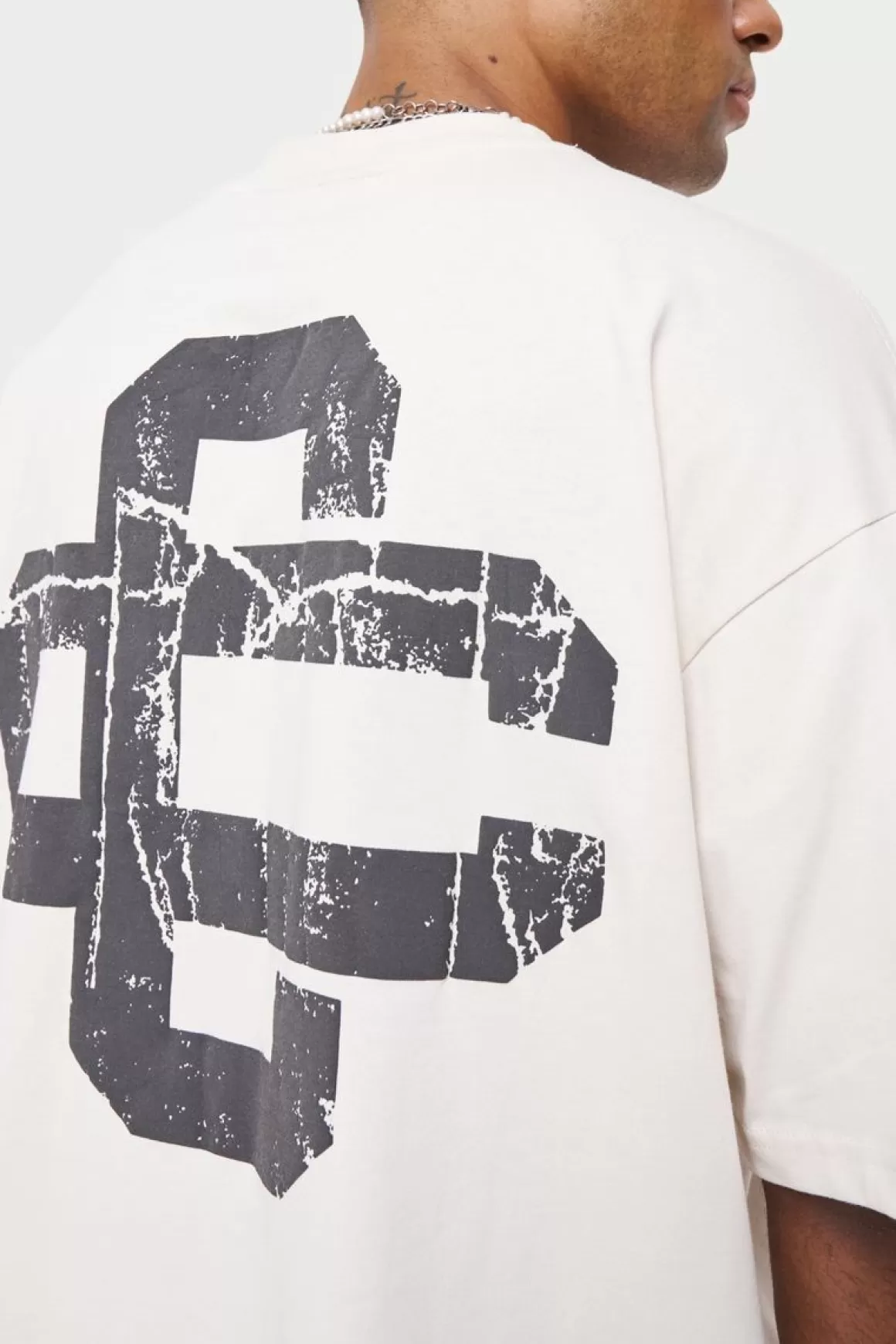 The Couture Club T-Shirts>Cracked Print Emblem Relaxed T-Shirt Offwhite