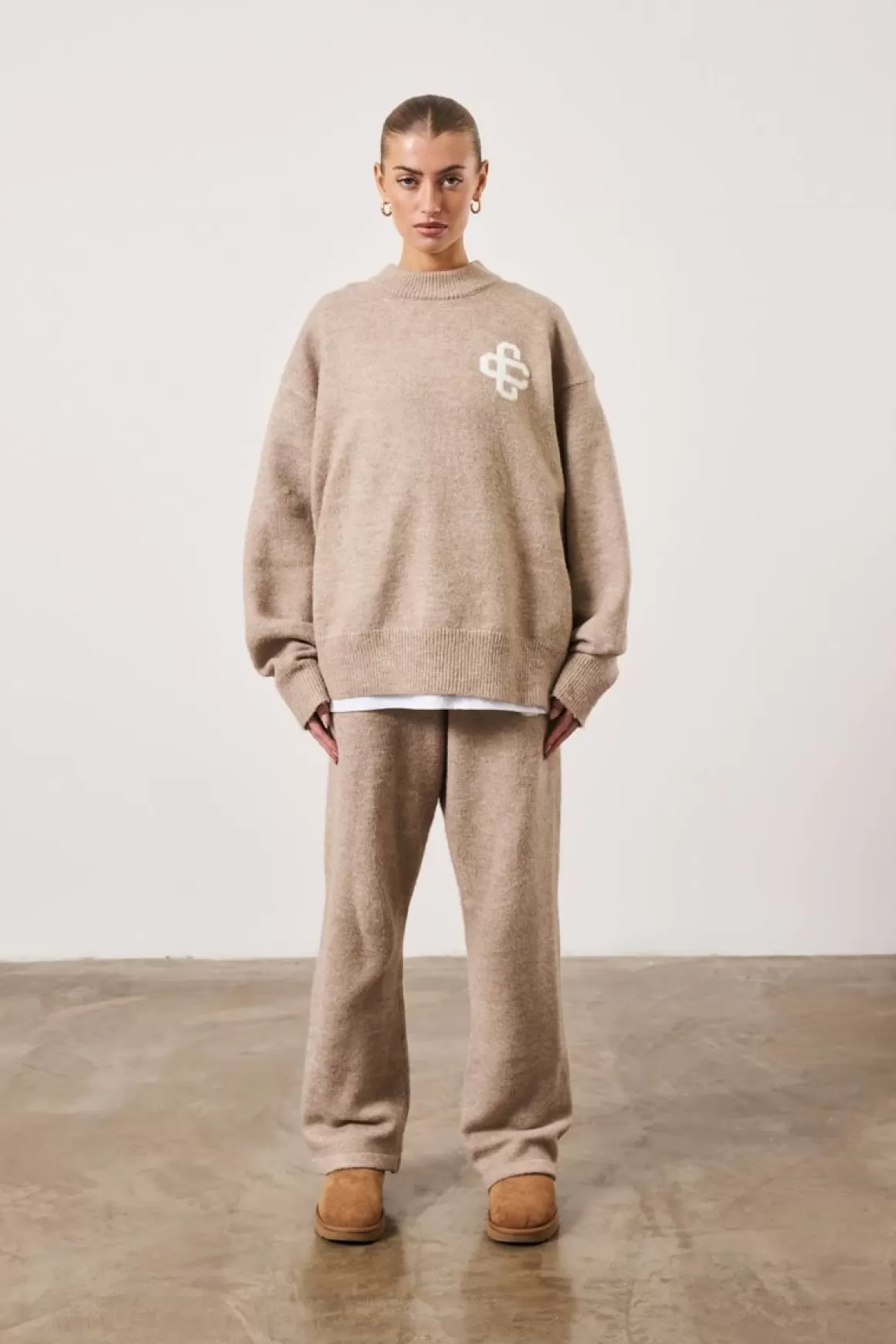 The Couture Club Knitwear>Fluffy Knit Emblem Crew Beige